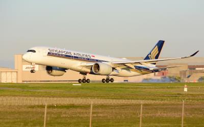 Photo of aircraft 9V-SMC operated by Singapore Airlines