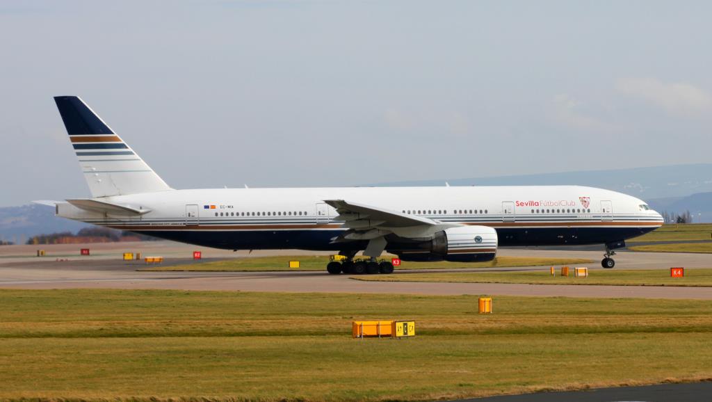 Photo of aircraft EC-MIA operated by Plus Ultra Lineas Aereas