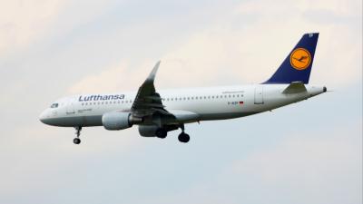 Photo of aircraft D-AIZP operated by Lufthansa
