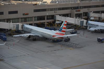 Photo of aircraft N521UW operated by American Airlines