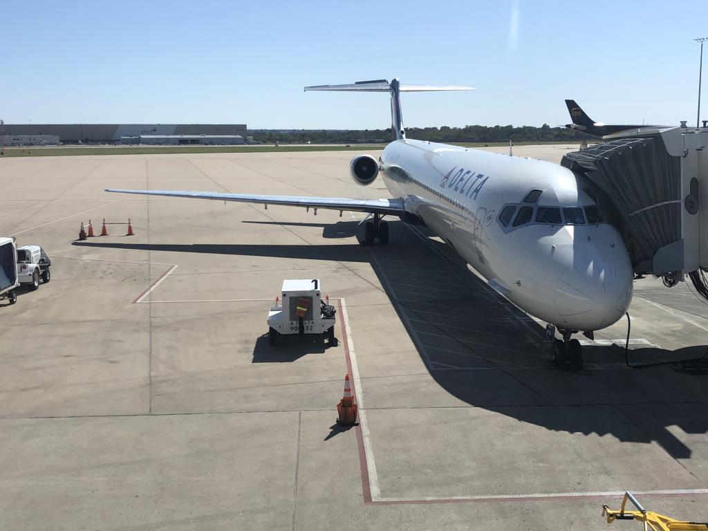 Photo of aircraft N916DE operated by Delta Air Lines