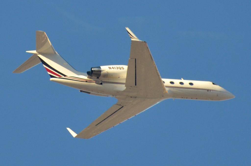 Photo of aircraft N413QS operated by NetJets