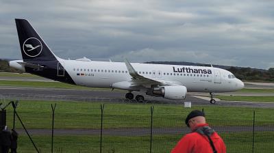 Image of aircraft registration D-AIZW - A A320-214(WL) operated by Lufthansa