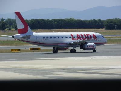 Photo of aircraft OE-LOZ operated by LaudaMotion