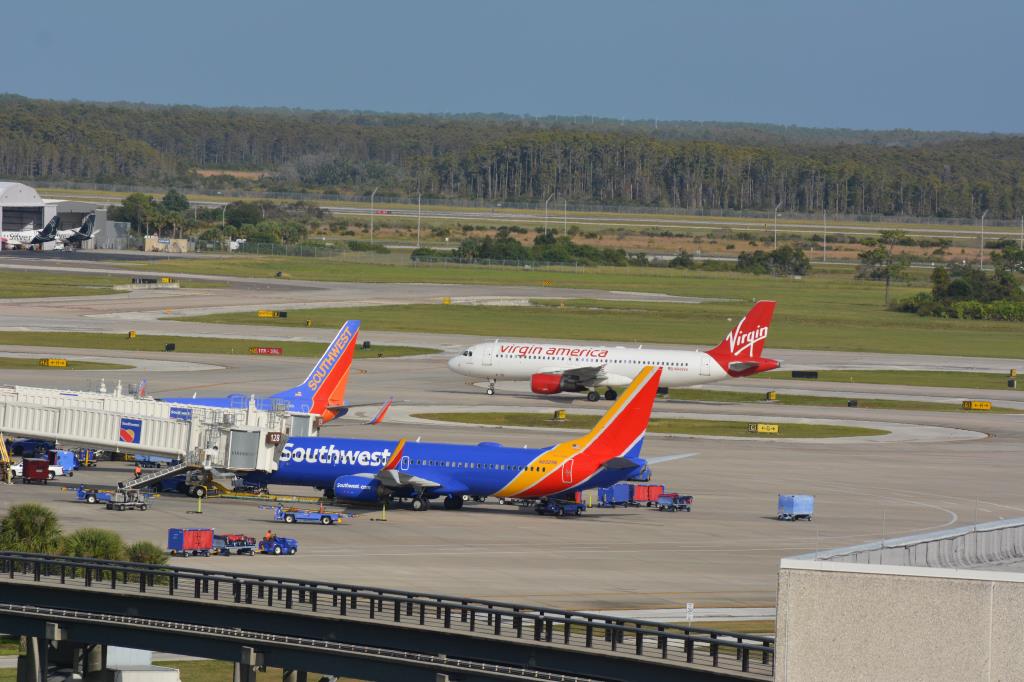 Photo of aircraft N842VA operated by Alaska Airlines