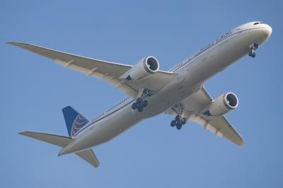 Photo of aircraft N12003 operated by United Airlines