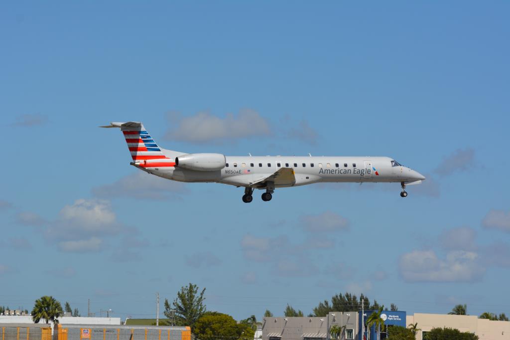 Photo of aircraft N650AE operated by Piedmont Airlines