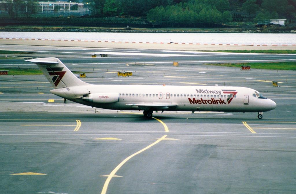Photo of aircraft N902ML operated by Midway Airlines