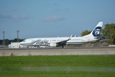 Photo of aircraft N323AS operated by Alaska Airlines