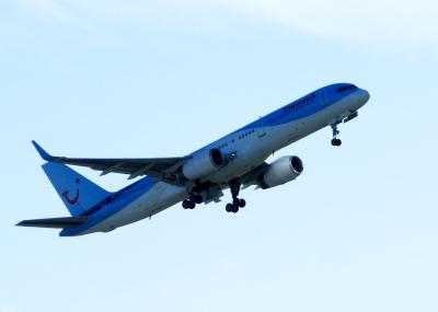 Photo of aircraft G-BYAY operated by Thomson Airways