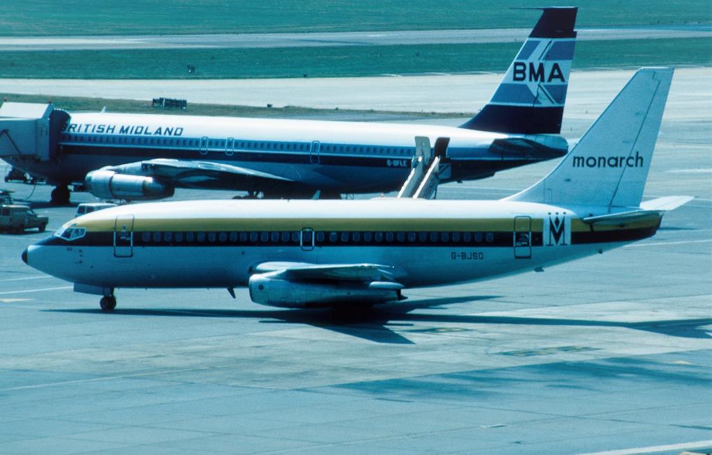 Photo of aircraft G-BJSO operated by Monarch Airlines