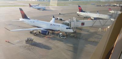 Photo of aircraft N102DU operated by Delta Air Lines