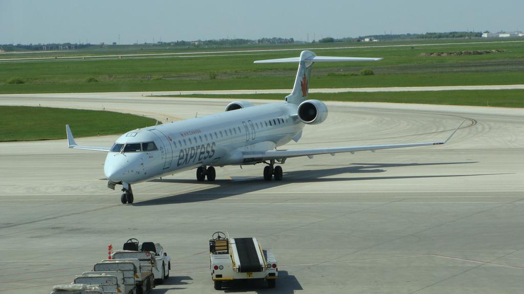 Photo of aircraft C-FTJZ operated by Air Canada Express