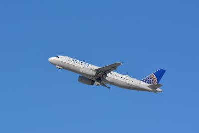 Photo of aircraft N486UA operated by United Airlines