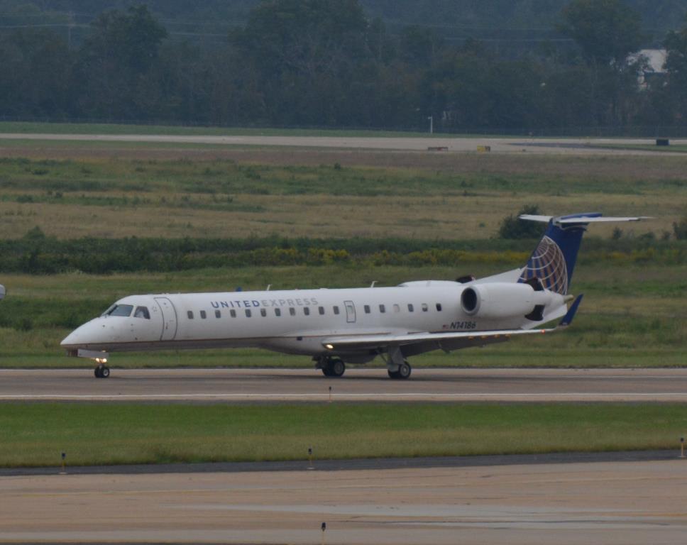 Photo of aircraft N14186 operated by CommutAir