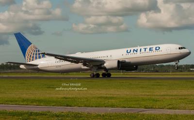 Photo of aircraft N657UA operated by United Airlines