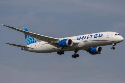 Photo of aircraft N38955 operated by United Airlines