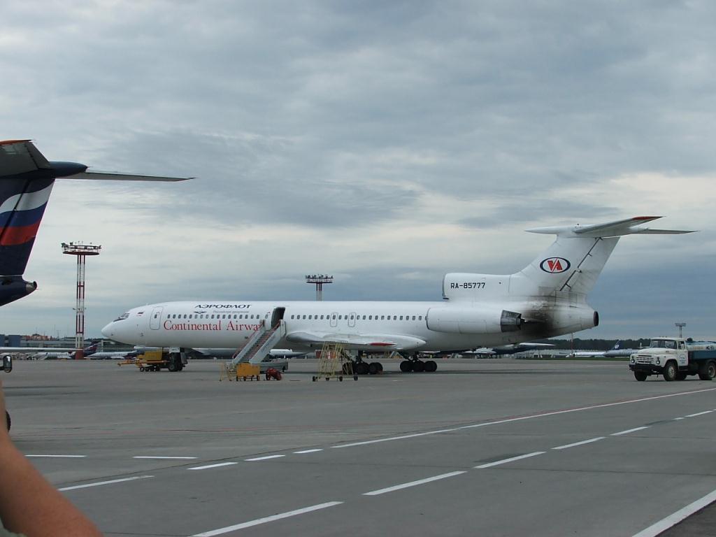 Photo of aircraft RA-85777 operated by Zapolyarye