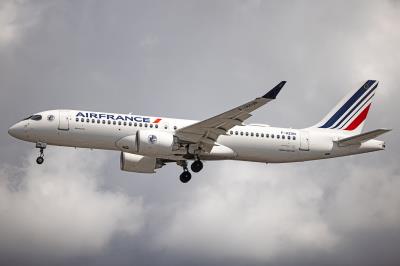 Photo of aircraft F-HZUN operated by Air France
