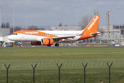 Photo of aircraft G-UZHU operated by easyJet