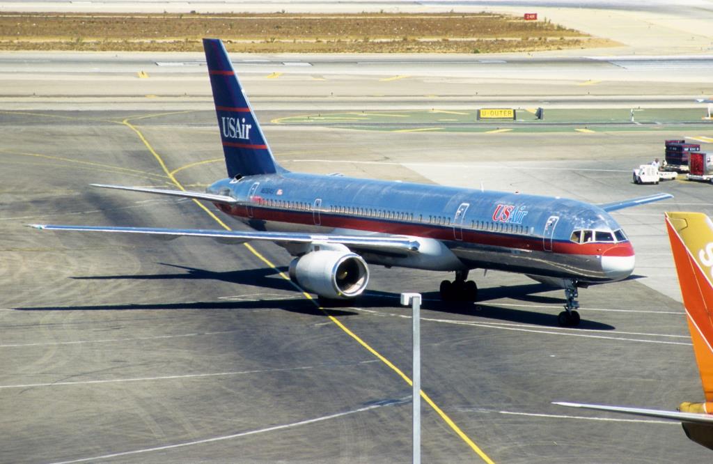Photo of aircraft N609AU operated by US Air