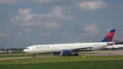 Photo of aircraft N401DZ operated by Delta Air Lines