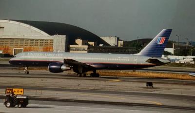 Photo of aircraft N579UA operated by United Airlines