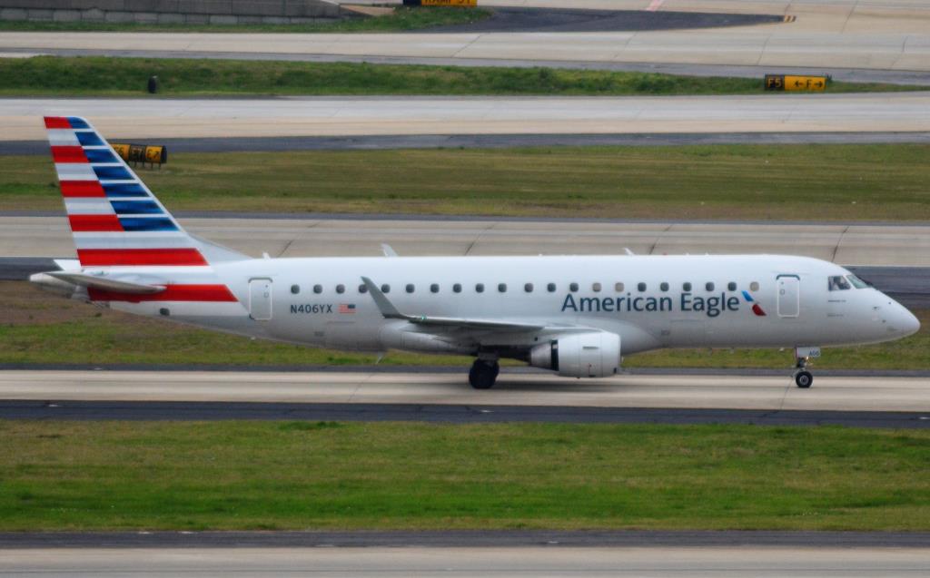 Photo of aircraft N406YX operated by American Eagle