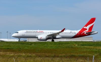 Photo of aircraft VH-X4D operated by QantasLink