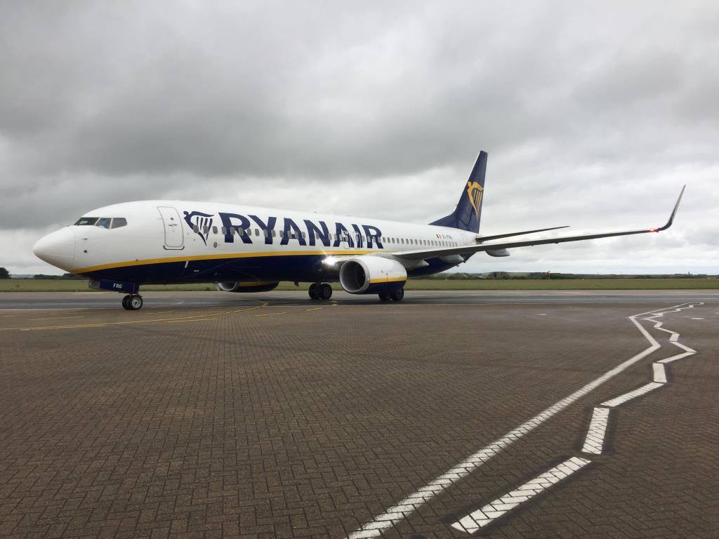 Photo of aircraft EI-FRG operated by Ryanair