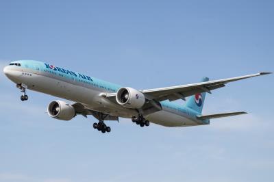 Photo of aircraft HL7204 operated by Korean Air Lines