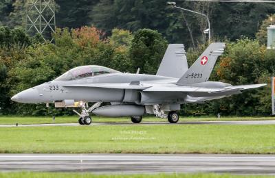 Photo of aircraft J-5233 operated by Swiss Air Force