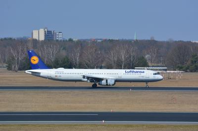 Image of aircraft registration D-AIRU - A A321-131 operated by Lufthansa