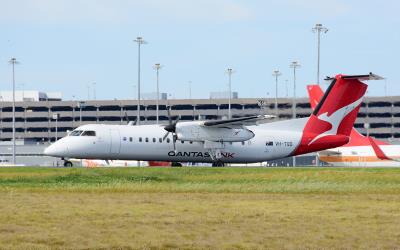 Photo of aircraft VH-TQD operated by QantasLink