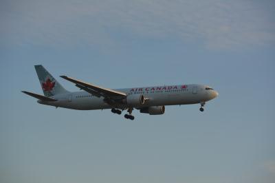 Photo of aircraft C-FCAB operated by Air Canada