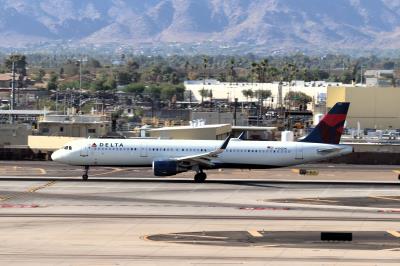 Photo of aircraft N102DN operated by Delta Air Lines