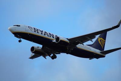 Photo of aircraft EI-GJS operated by Ryanair
