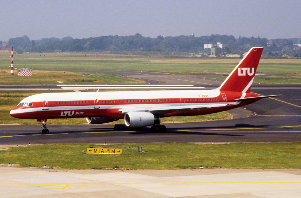 Photo of aircraft D-AMUX operated by LTU Sued