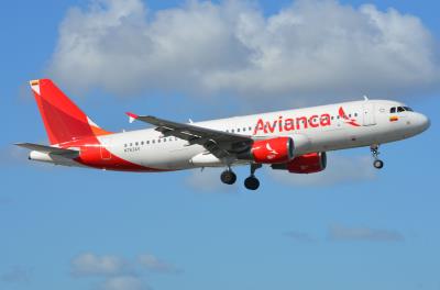 Photo of aircraft N763AV operated by Avianca