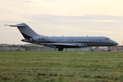 Photo of aircraft N145QS operated by NetJets