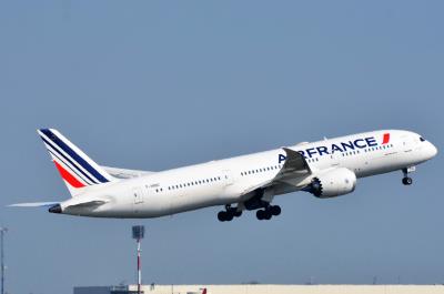 Photo of aircraft F-HRBC operated by Air France