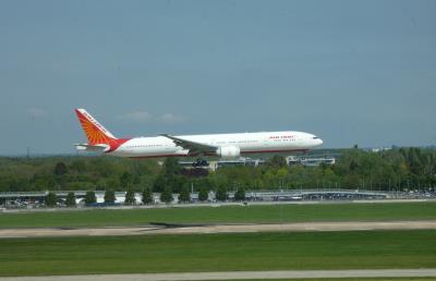 Photo of aircraft VT-AEM operated by Air India