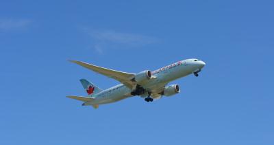 Photo of aircraft C-GHPY operated by Air Canada
