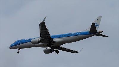 Photo of aircraft PH-EXY operated by KLM Cityhopper