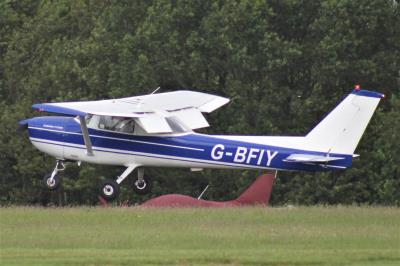 Photo of aircraft G-BFIY operated by UK Flying Clubs Ltd