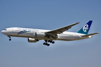 Image of aircraft registration ZK-OKH - A 777-219(ER) operated by Air New Zealand