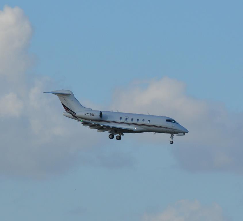 Photo of aircraft N738QS operated by NetJets