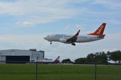 Image of aircraft registration C-GANH - A 737-505 operated by Air North