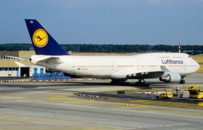 Photo of aircraft D-ABTH operated by Lufthansa