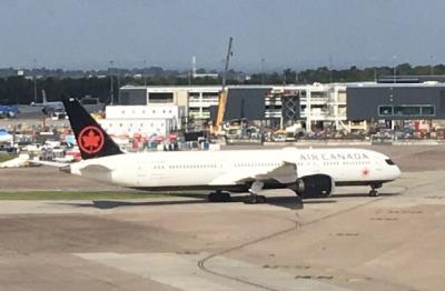 Photo of aircraft C-FRTW operated by Air Canada